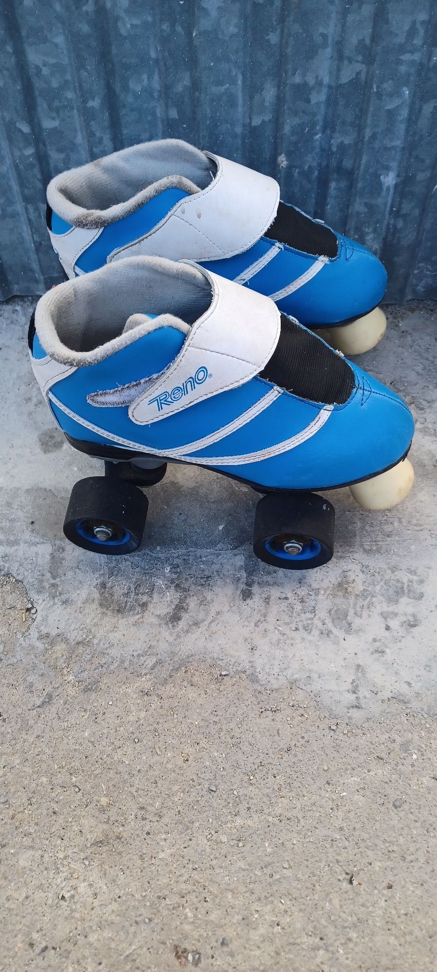 Vendo estes patins