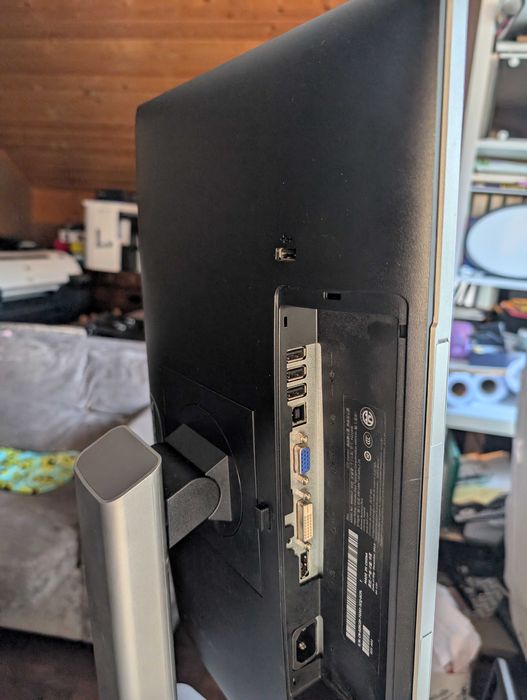 Monitor Dell  22’’ FullHD Pivot