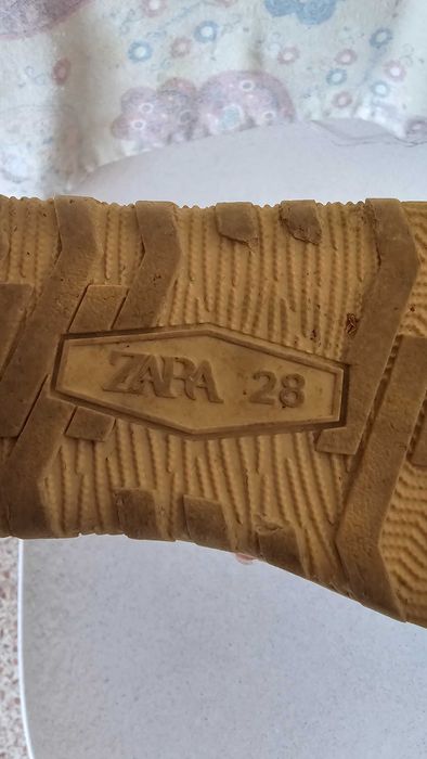 Sapatinhos zara 28