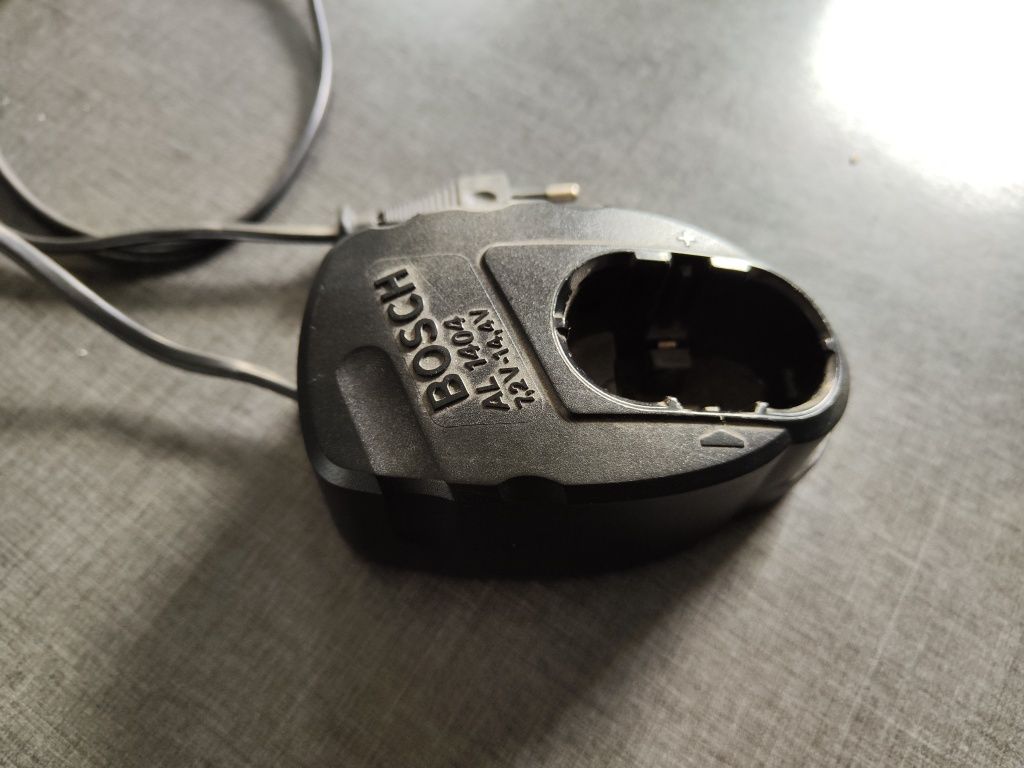 Wkrętarka Bosch PSR 14,4, uszkodzona tylko ładowarka