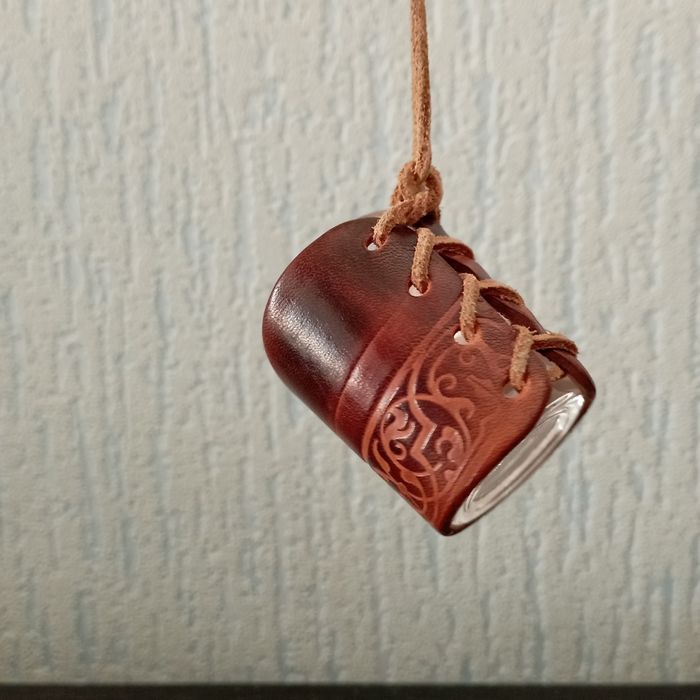 Чарка у шкіряному чохлі