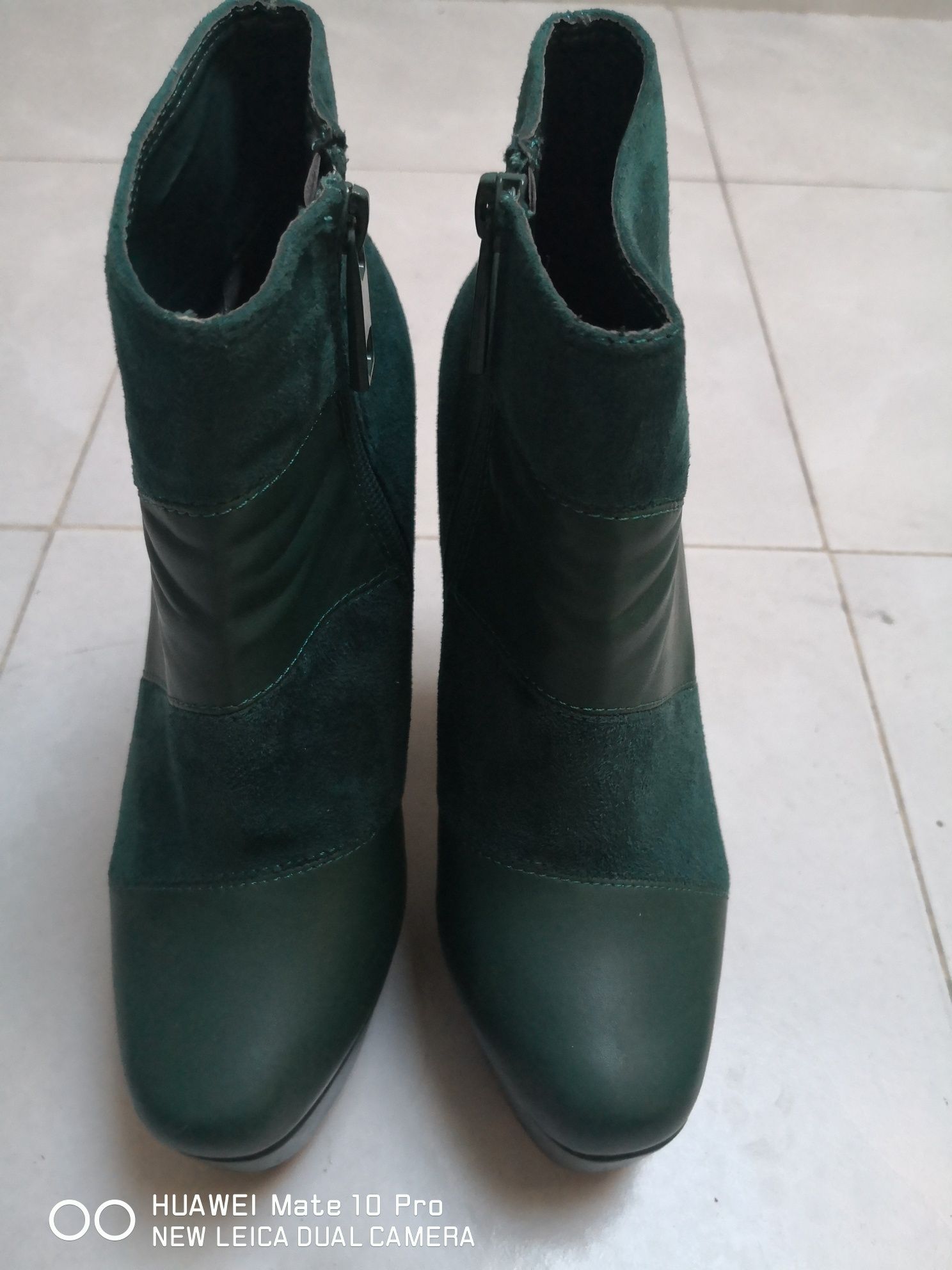 Botas de senhora usadas