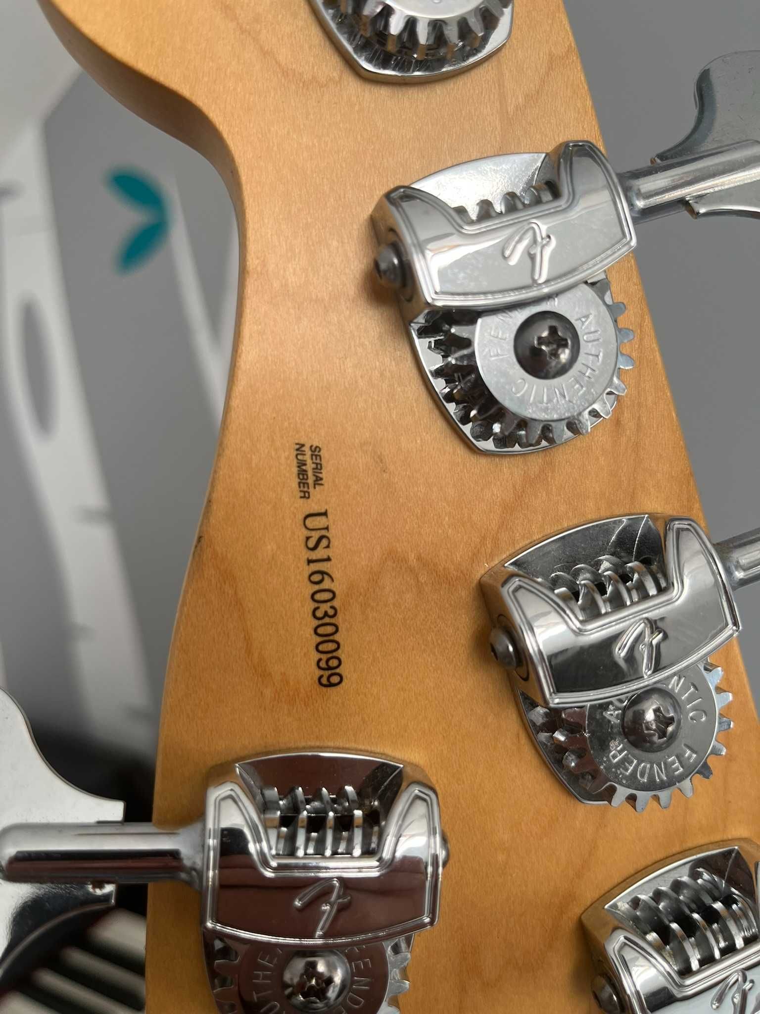 Gitara basowa Fender Precision American Standard 5