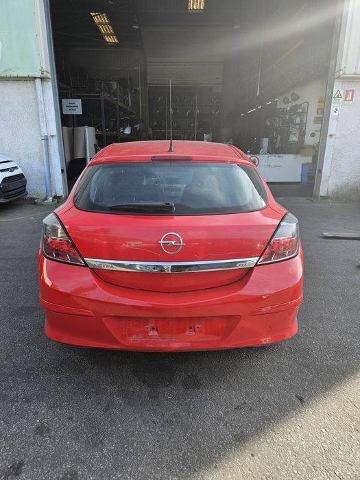 Opel Astra H GTC 1.4i de 2007 para peças