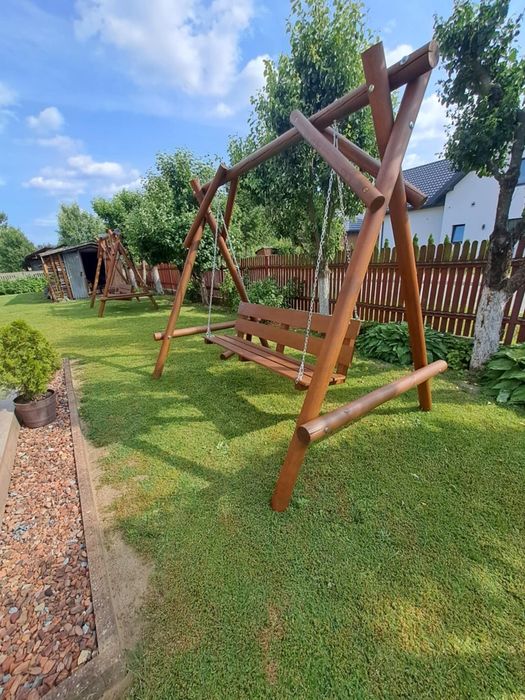 Huśtawka drewniana gratis stolik