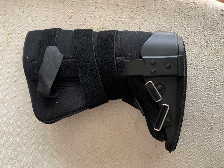 Bota ortopédica para pé direito