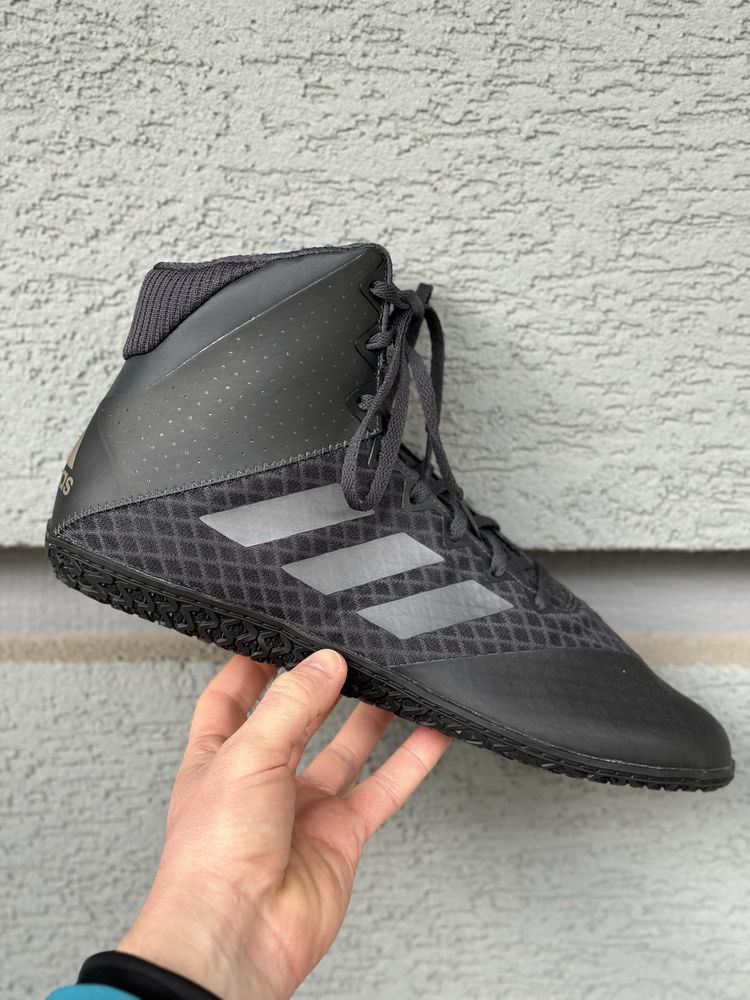 Кроссовки  Adidas Mat Wizard 4 black / carbon ac6971