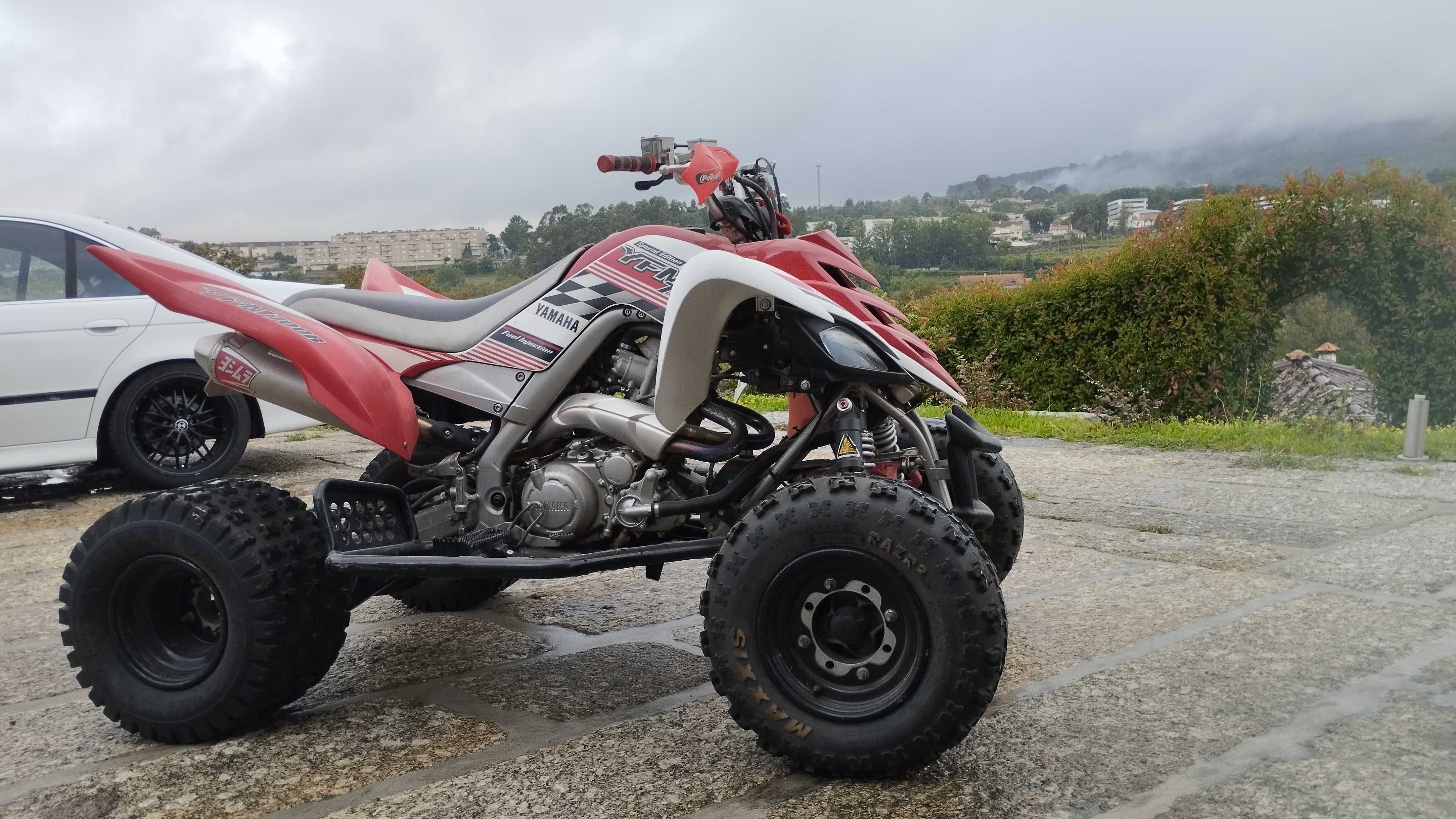 Yamaha YFM 700r com atrelado