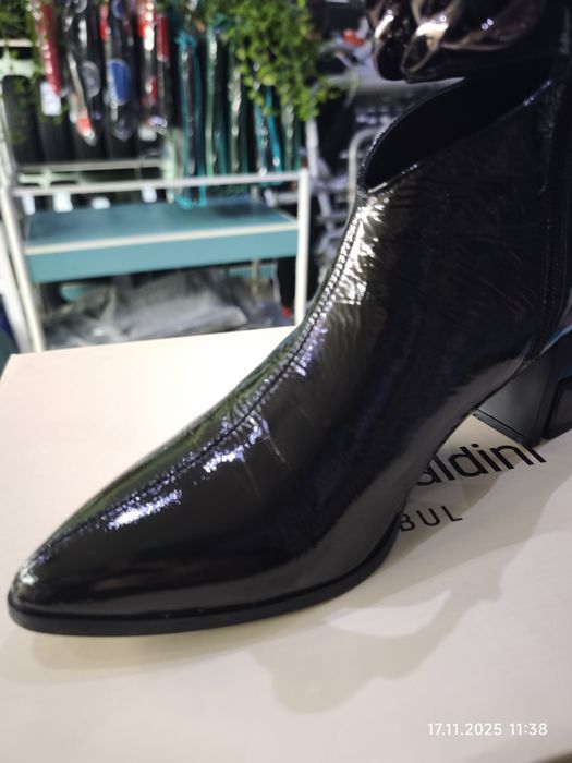Черевики жіночі.шкіра.лак.