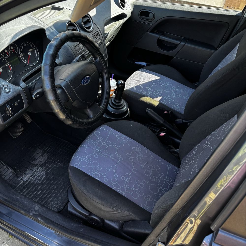 Продам авто Ford Fiesta 2007 1.4 бензин автомат робот