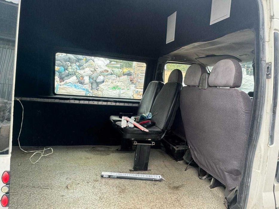 ПРОДАМ Ford Transit (грузовой микроавтобус)
