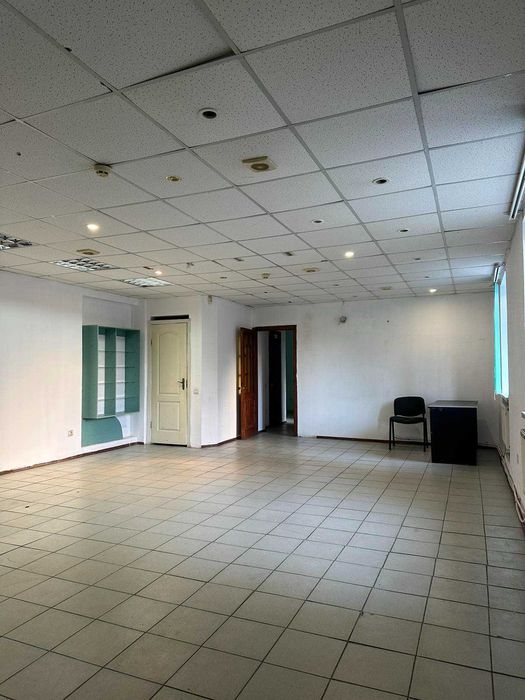 Продаж комерційне приміщення р-н кінотеатру Космос