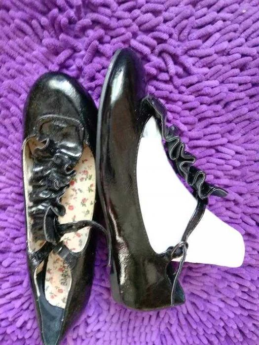 Туфли черные на худенькую ножку 37-38р(23.5см)