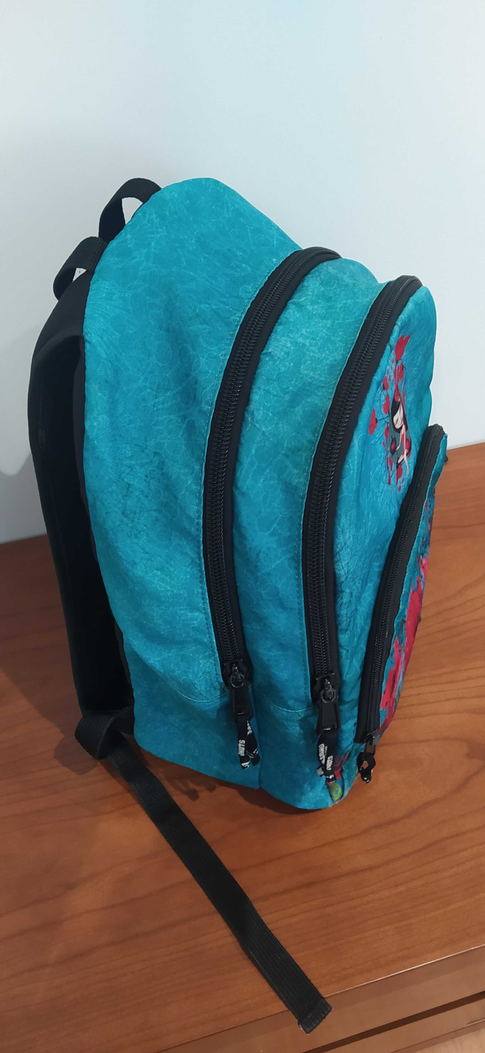 Mochila escolar GHUTS