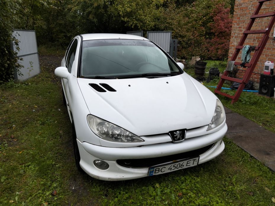 Продається Пежо 206