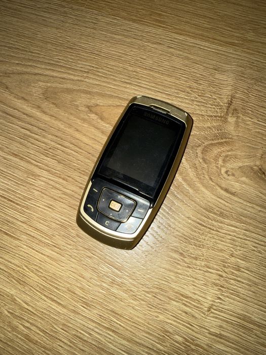 Телефон Samsung (кнопковий / звонилка) — простий