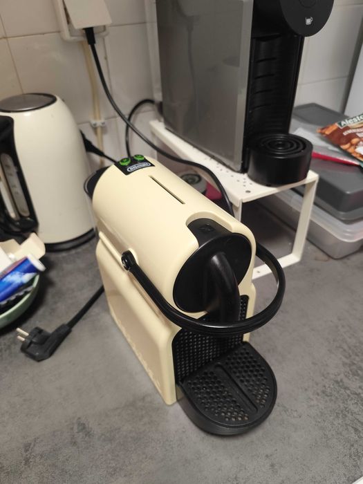 Máquina de Café Nespresso – Funciona Perfeitamente