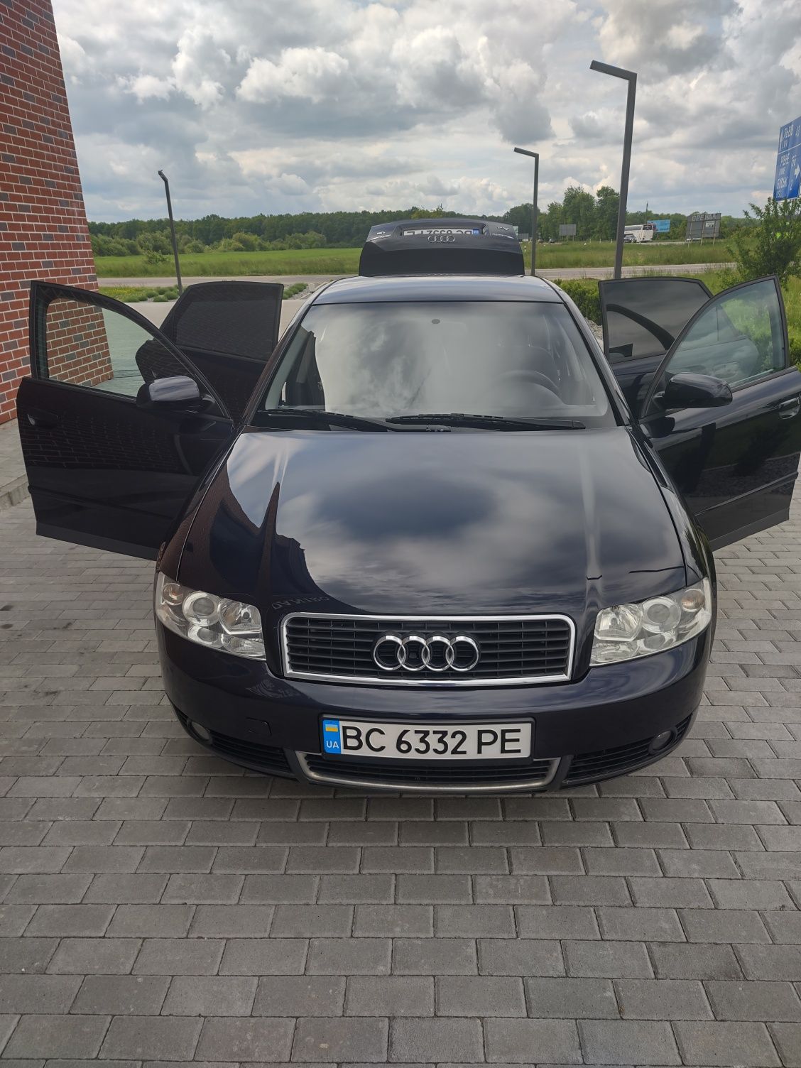 Audi A4B6 , 1,6 бензин , 2003р.