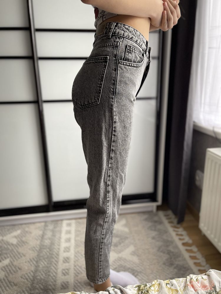Класичні джинси , прямі джинси , сірі джинси