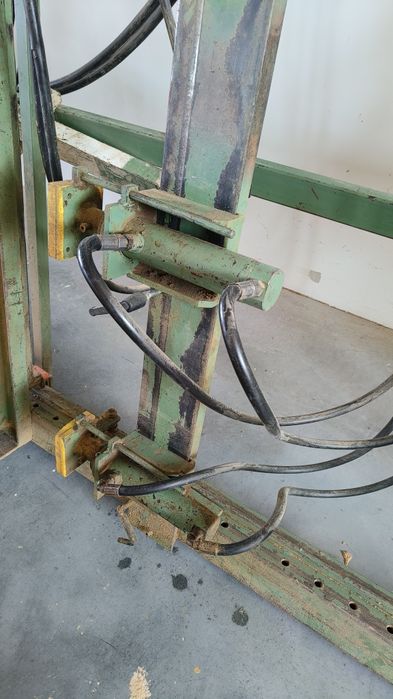 Prasa 4-y dociski pionowe hydrauliczna ramowa do klejenia ram okien dr