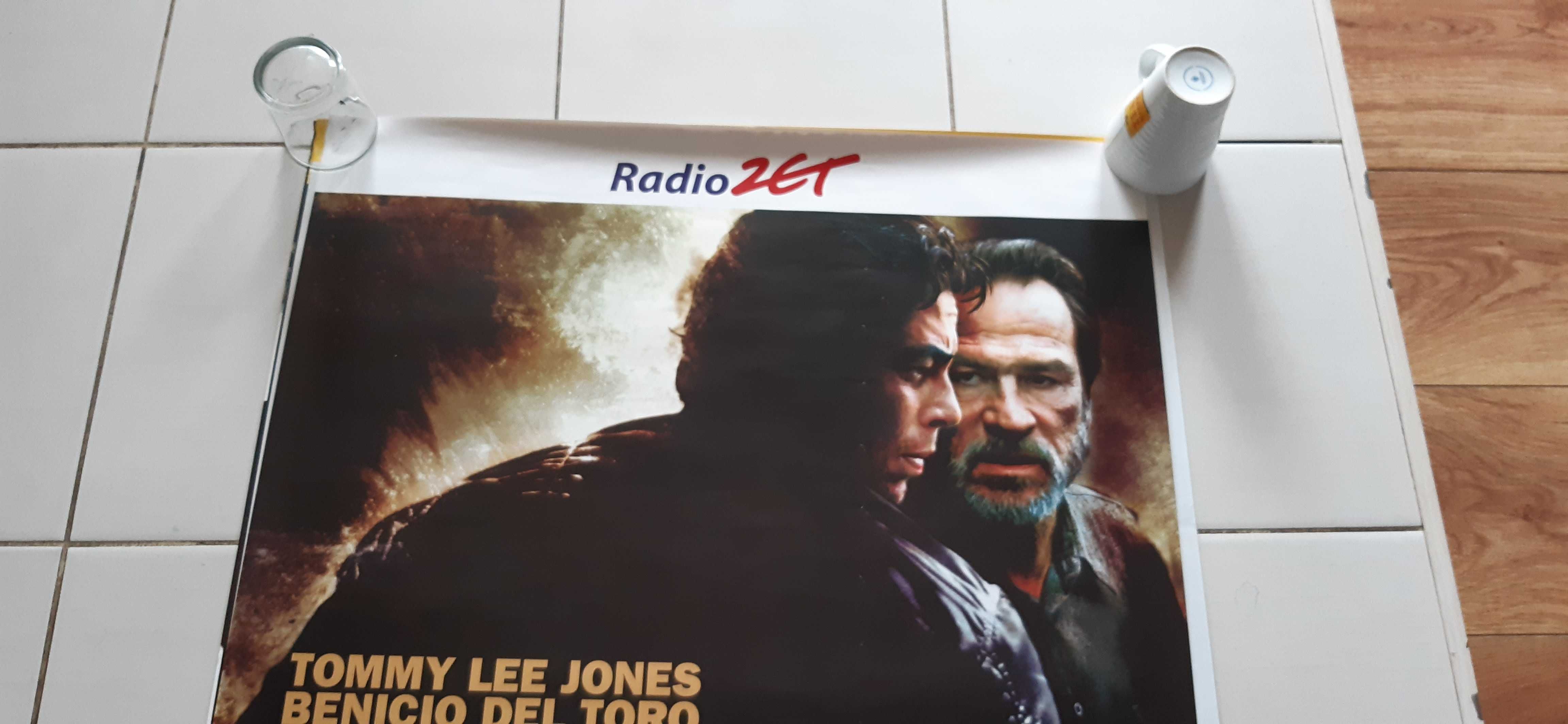 plakat filmowy nożownik del toro i tommy lee jones