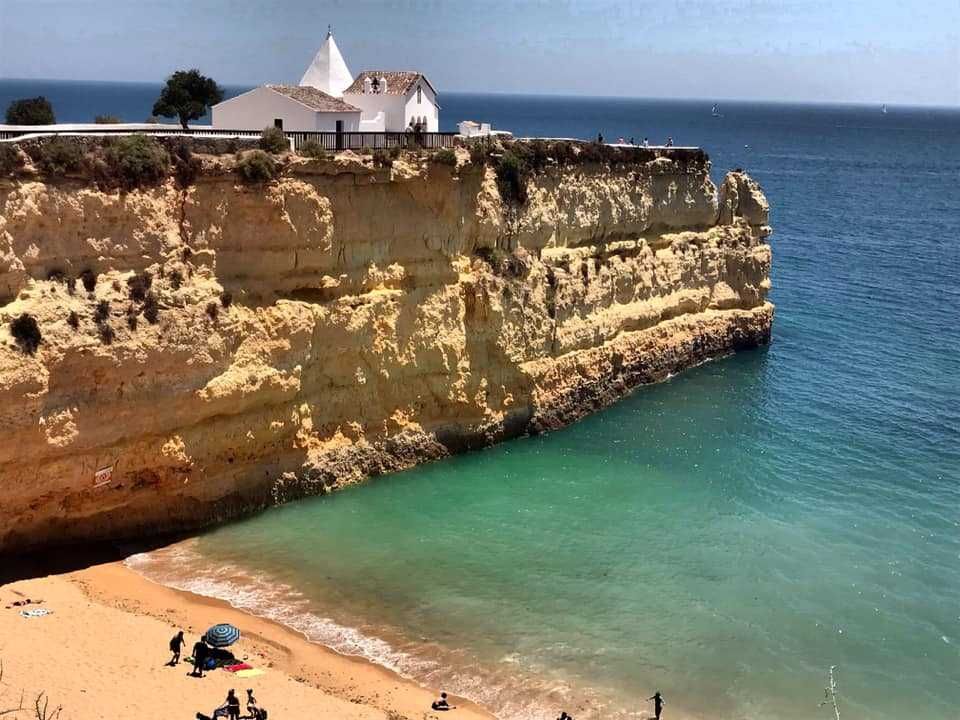 T1 com piscina perto da praia