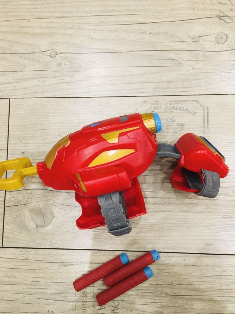 Продам Nerf Avengers Iron Man, оригінал Hasbro