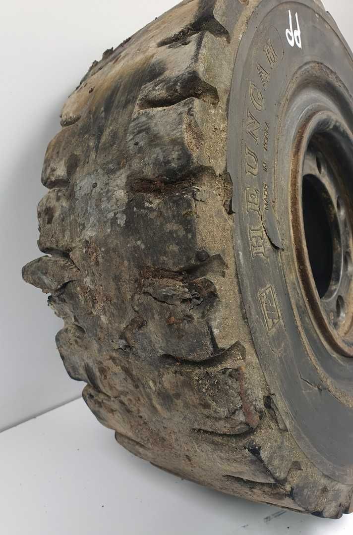 Opona Koło Pełne Wózek Widłowy Doosan B18T-5 18x7-8