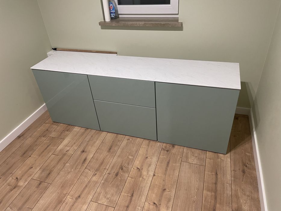 Komoda IKEA - zielone front, blat marmurkowy.