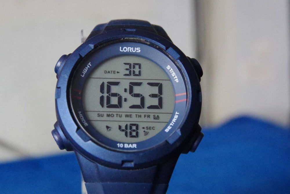 Zegarek Lorus R2303QX-9 granatowy na gwarancji za pół ceny