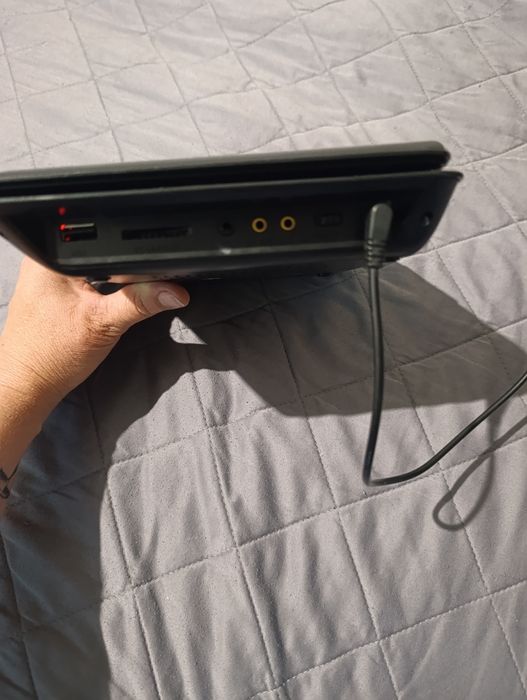 Портативний двд Опера