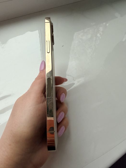 Айфон 12 Pro Max 256gb в состоянии нового Gold