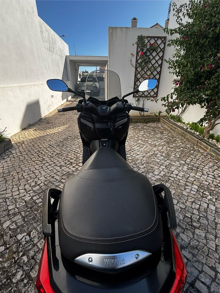 Yamaha xmax 250…