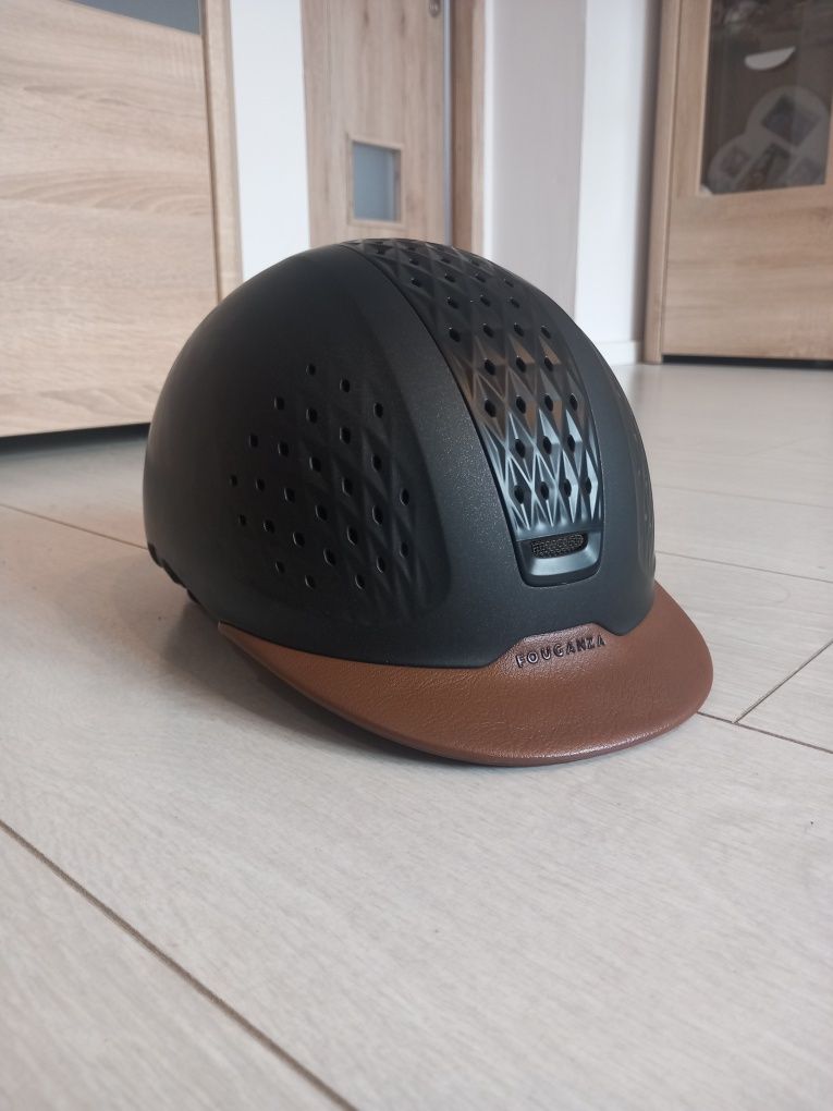 Kask fouganza jak nowy do negocjacji