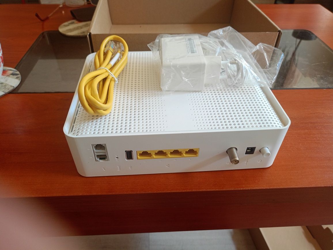 Router wifi jest cały nowy w kartonie