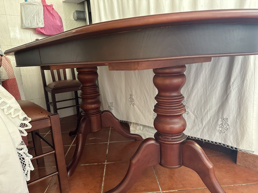 Mesa madeira mogno