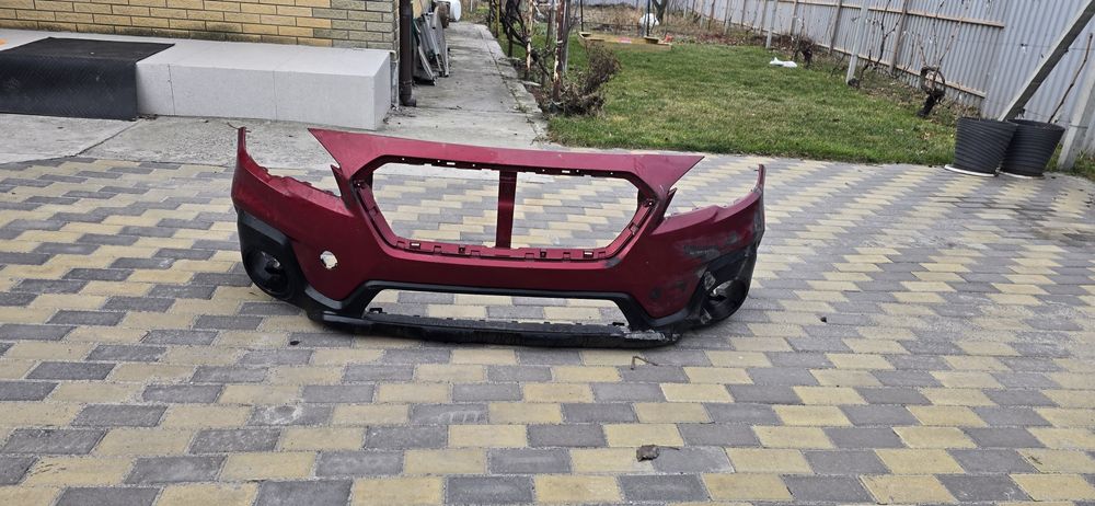 Продам передний бампер Subaru Outback