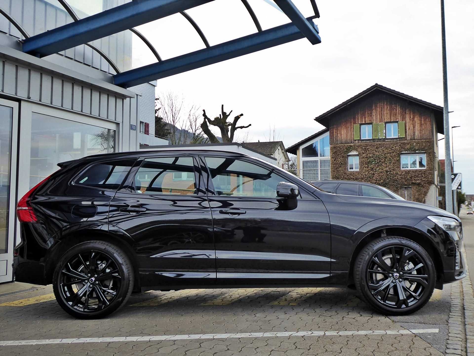 21 Volvo XC60 XC40 R-Design Ultra Black Edition 255/40 5x108 Lato