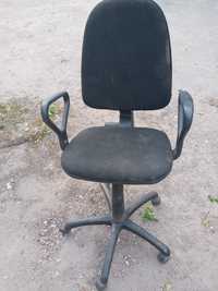Офисный стул под ремонт
