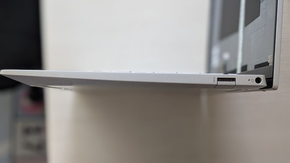 Ноутбук HP Aero 13.3 ryzen 5 ddr5 битий екран