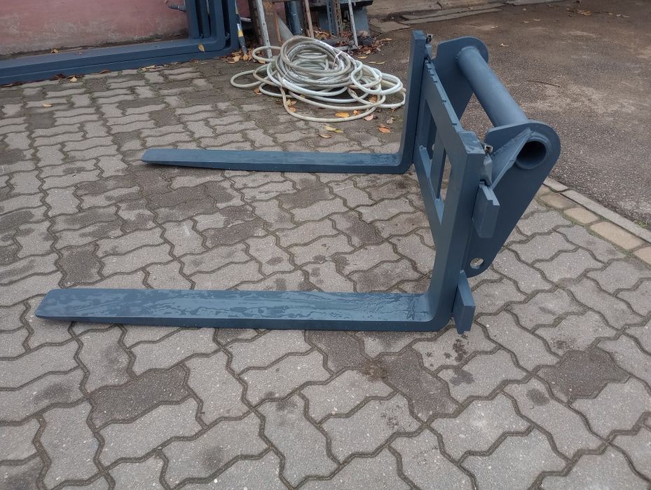 Paleciak ładowarki Manitou