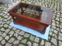 Mesa de centro em cerejeira
