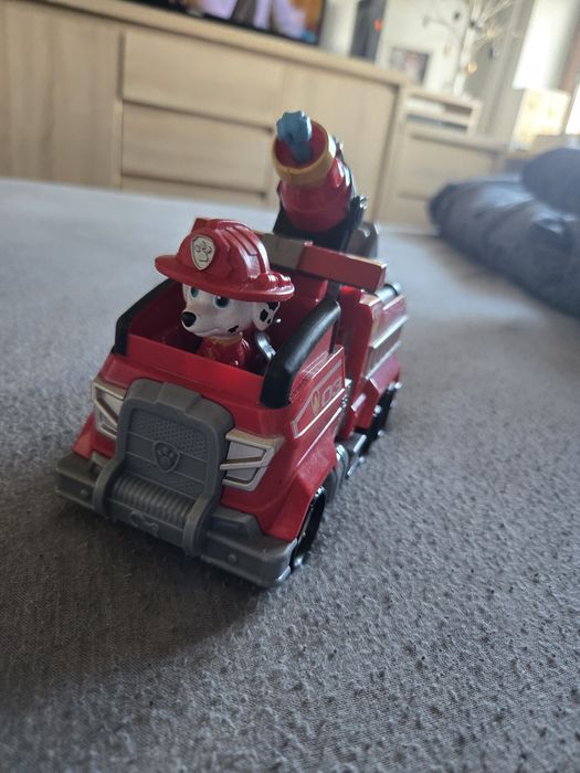 Psi patrol wóz strażacki i piesek Marshall