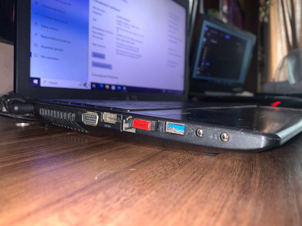 Продам ноутбук asus x55v на i-3.Срочно!