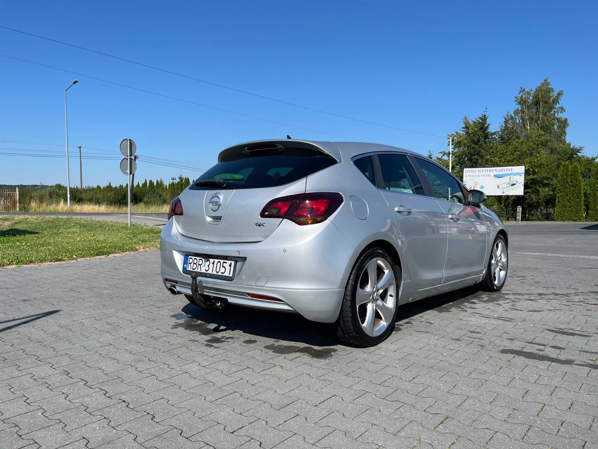 Opel Astra J 2010