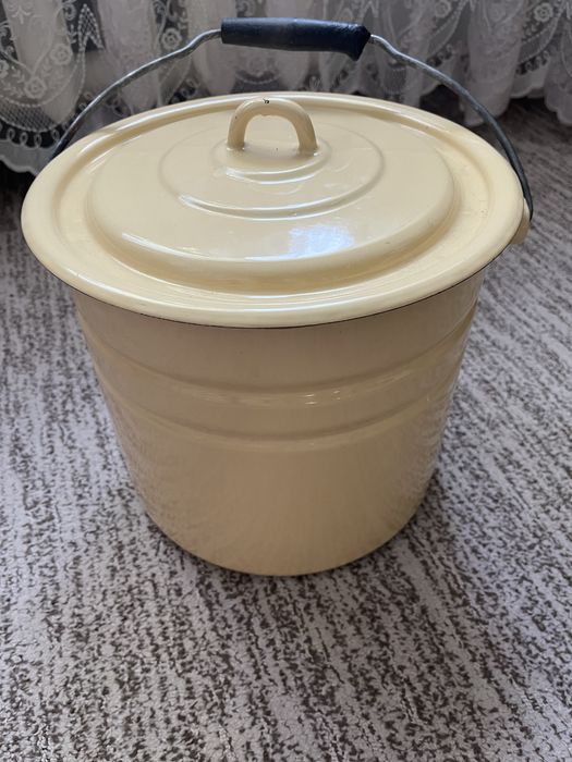 Эмалированное ведро