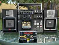Продам магнитолу SONY CFS-9000