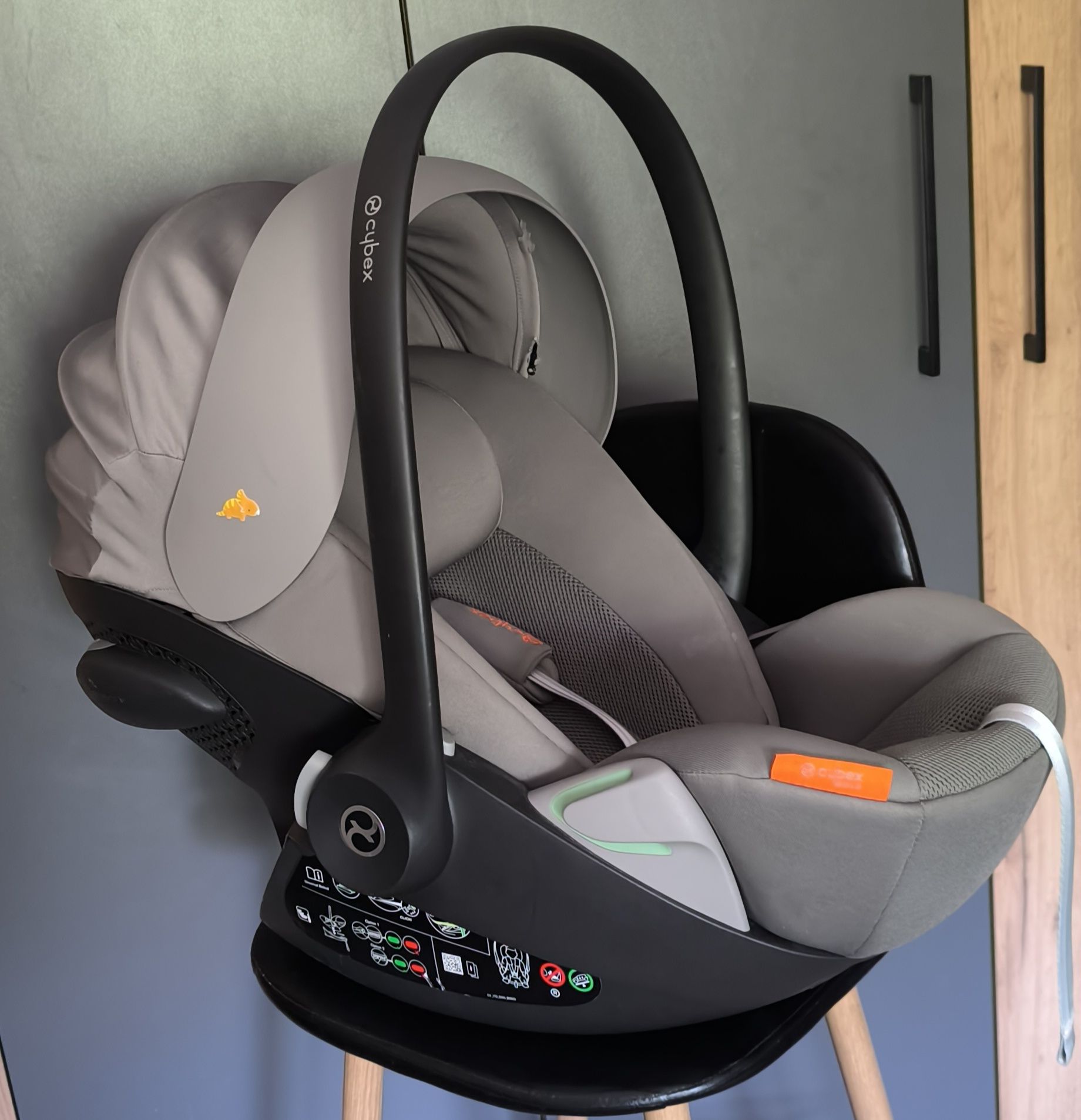 Автолюлька (автокрісло) Cybex Cloud G i-Size Lava Grey Plus