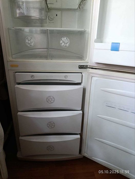 Холодильник LG 2-х камерний