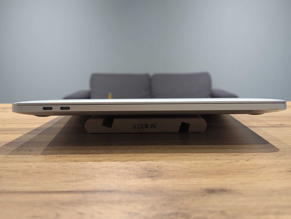 Macbook pro 15 2017 i7 2.8ghz 16/256gb pro 555 2gb